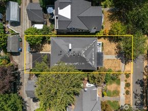 5220 18th Avenue NE, Seattle WA 98105