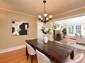 5220 18th Avenue NE, Seattle WA 98105