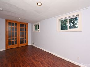 5220 18th Avenue NE, Seattle WA 98105