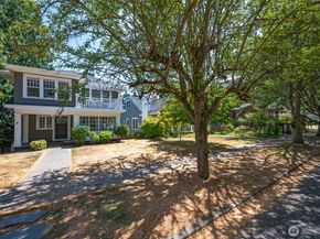 5220 18th Avenue NE, Seattle WA 98105