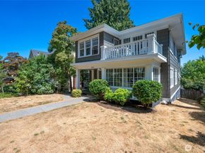 5220 18th Avenue NE, Seattle WA 98105
