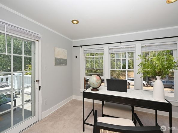 5220 18th Avenue NE, Seattle WA 98105