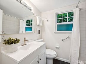4715 NE 54th Street, Seattle WA 98105