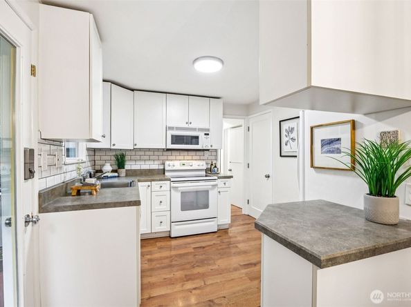 4715 NE 54th Street, Seattle WA 98105