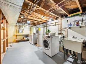 4715 NE 54th Street, Seattle WA 98105