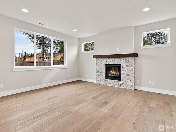 28 Meridian Avenue SE CR 14, Bothell WA 98012