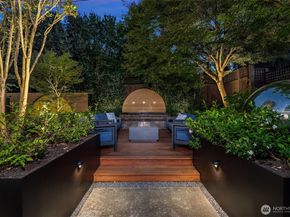 2000 38th Avenue E, Seattle WA 98112