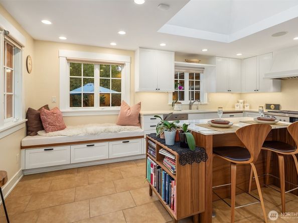 2000 38th Avenue E, Seattle WA 98112