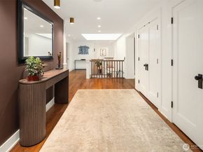 2000 38th Avenue E, Seattle WA 98112