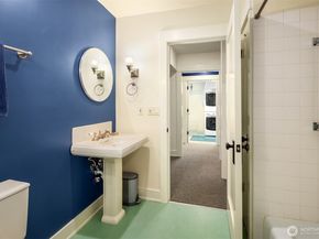 2000 38th Avenue E, Seattle WA 98112