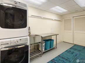 2000 38th Avenue E, Seattle WA 98112