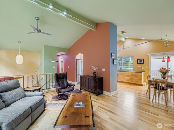 19540 129th Court NE, Bothell WA 98011