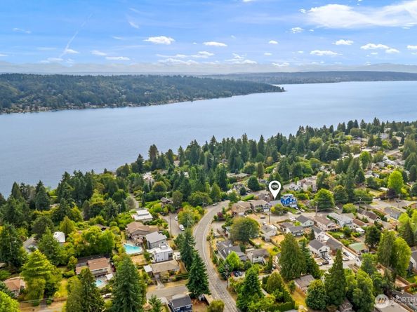 12332 40th Avenue NE, Seattle WA 98125
