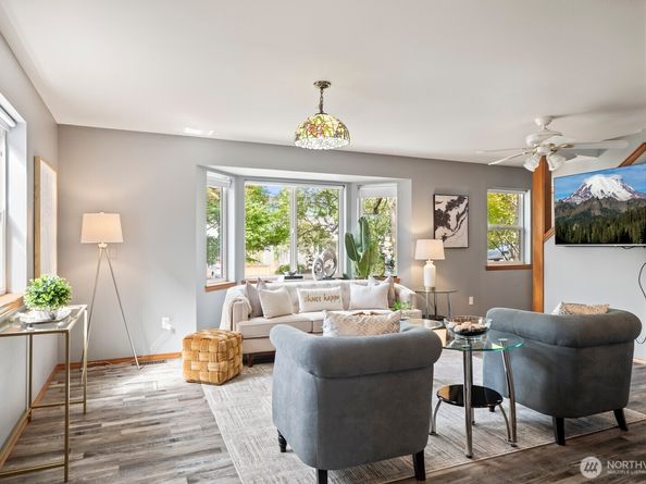 12332 40th Avenue NE, Seattle WA 98125