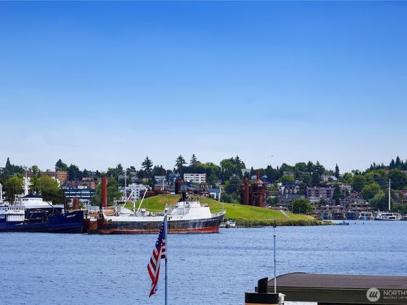 2770 Westlake Avenue N 6, Seattle WA 98109