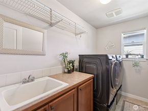 21012 33rd Place W, Lynnwood WA 98036