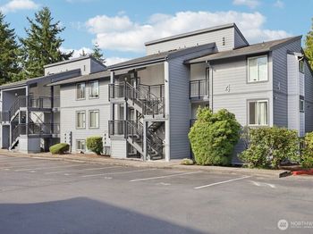 2503 NE 4th Street
