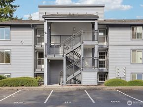 2503 NE 4th Street 424, Renton WA 98056