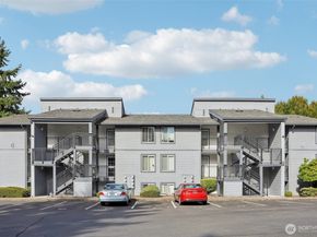 2503 NE 4th Street 424, Renton WA 98056