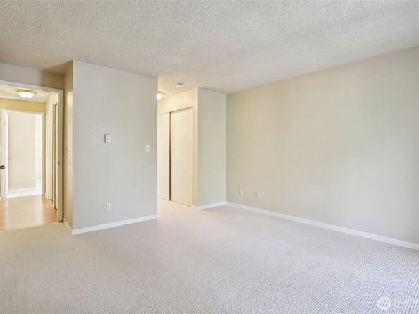 2503 NE 4th Street 424, Renton WA 98056