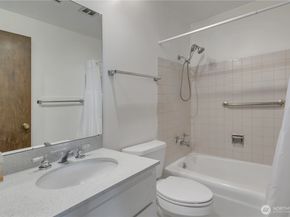 13550 37th Avenue S 37, Tukwila WA 98168