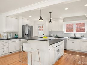 3545 W Laurelhurst Drive NE, Seattle WA 98105