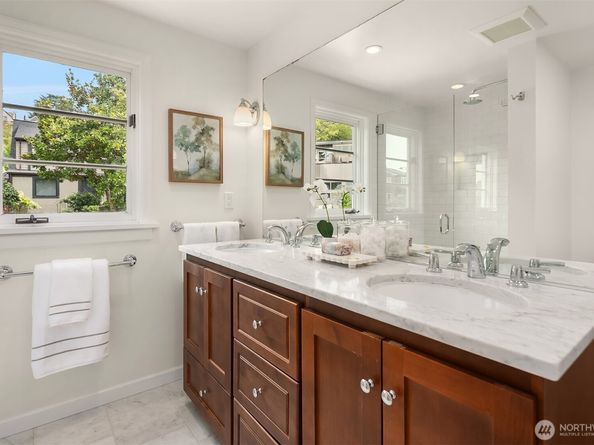3545 W Laurelhurst Drive NE, Seattle WA 98105