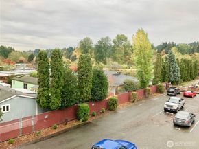 7217 NE 175th 215, Kenmore WA 98028