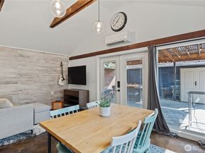 742 N 100 Street, Seattle WA 98133