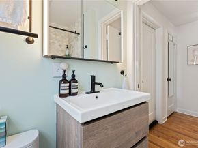 742 N 100 Street, Seattle WA 98133