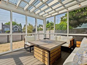 742 N 100 Street, Seattle WA 98133