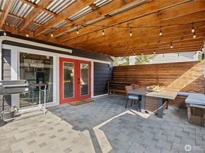 742 N 100 Street, Seattle WA 98133