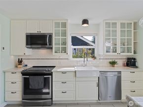 742 N 100 Street, Seattle WA 98133