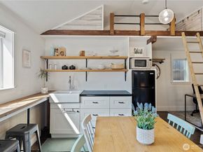 742 N 100 Street, Seattle WA 98133