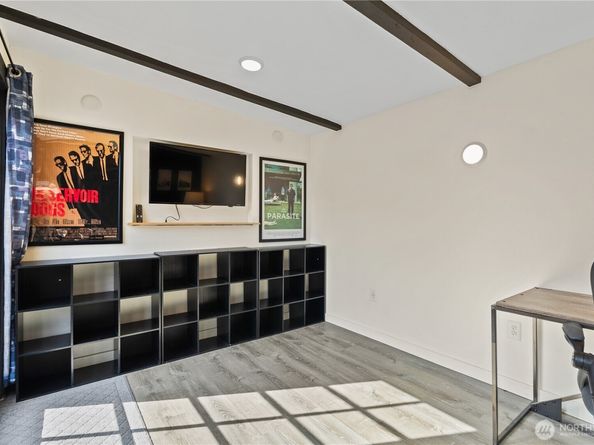 742 N 100 Street, Seattle WA 98133