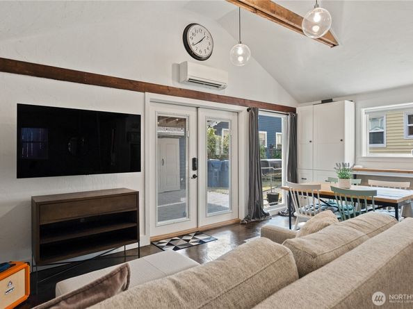 742 N 100 Street, Seattle WA 98133
