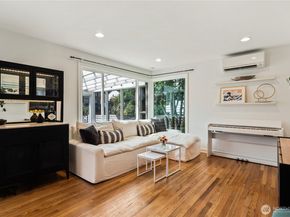 742 N 100 Street, Seattle WA 98133