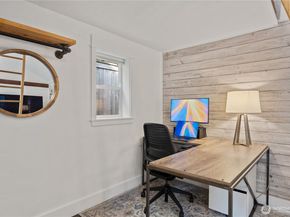 742 N 100 Street, Seattle WA 98133