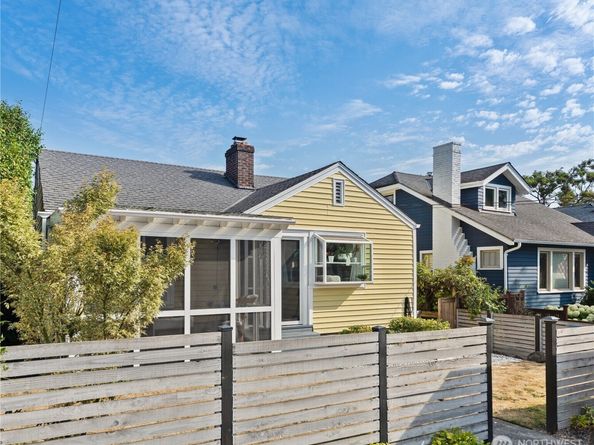 742 N 100 Street, Seattle WA 98133