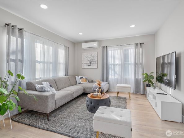 7901 16th Avenue SW, Seattle WA 98106