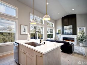 432 20th Ave, Kirkland WA 98033