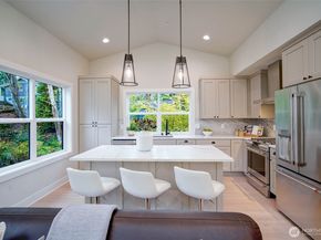 432 20th Ave, Kirkland WA 98033