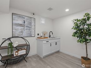2606 170th Avenue SE, Bellevue WA 98008