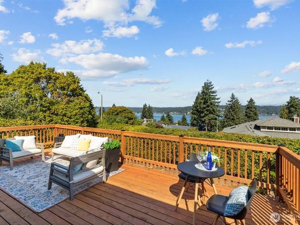 2606 170th Avenue SE, Bellevue WA 98008