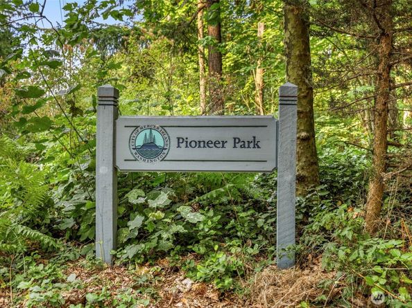 5044 Butterworth Road, Mercer Island WA 98040