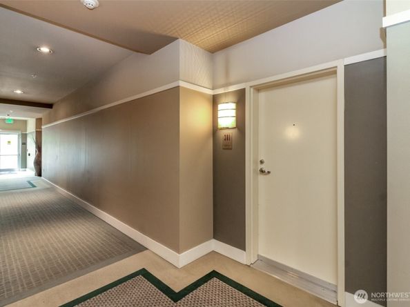 17 W Mercer Street 301, Seattle WA 98119