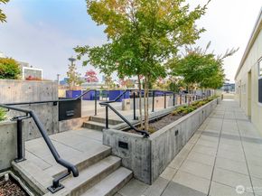 17 W Mercer Street 301, Seattle WA 98119