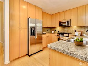 17 W Mercer Street 301, Seattle WA 98119