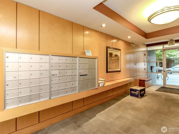 17 W Mercer Street 301, Seattle WA 98119