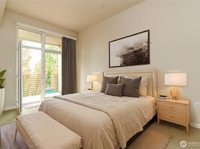 17 W Mercer Street 301, Seattle WA 98119